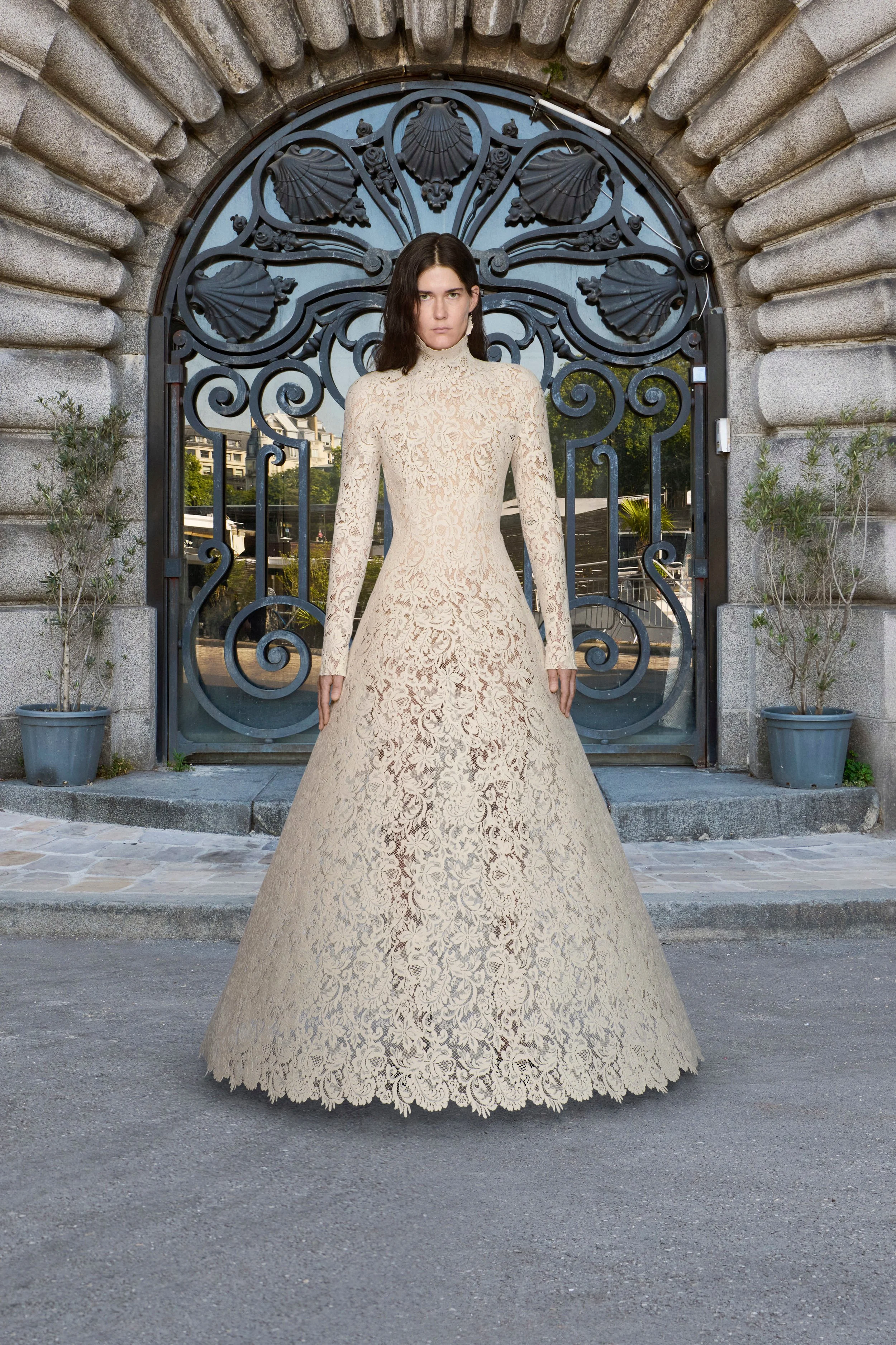 Balenciaga Haute Couture - FW25/26 - Behind The Blinds Magazine —